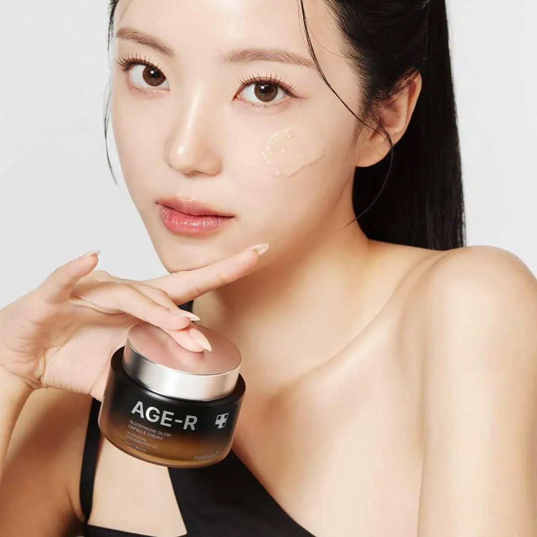 Korean anti aging face cream for dark spots, wrinkle and acne scars.